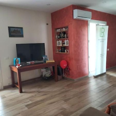 Casa Woow Apartment คารินิ ภายนอก รูปภาพ