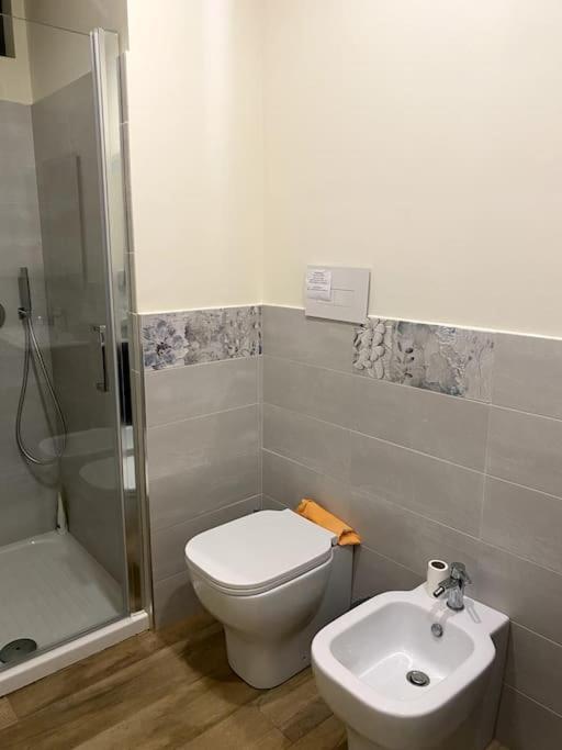 Casa Woow Apartment คารินิ ภายนอก รูปภาพ