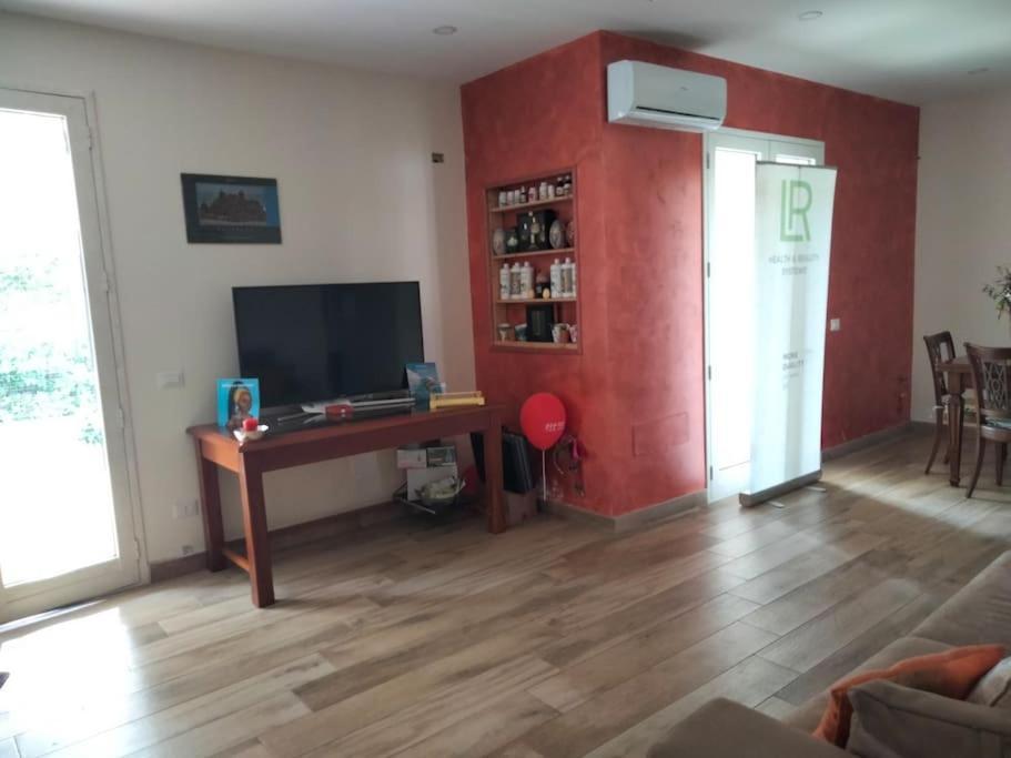 Casa Woow Apartment คารินิ ภายนอก รูปภาพ